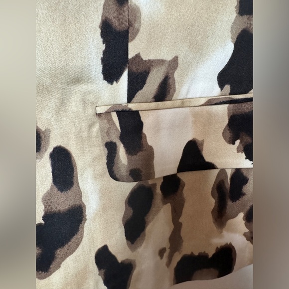 Chico's Tan Leopard Print Blazer / Size 1 or M - Picture 9 of 9